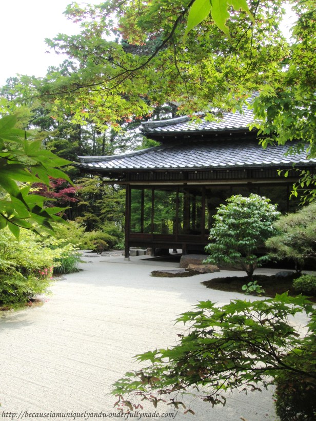 The dry garden at Tenjuan Temple in Kyoto is located to the east of the main hall.
