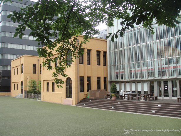 Kyoto International Manga Museum is housed in a former Tatsuike Primary School that has undergone some remodeling. Kyoto International Manga Museum is housed in a former Tatsuike Primary School that has undergone some remodeling.