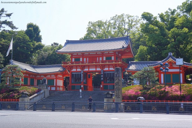 The Main Gate at Yasaka-Jinja 八坂神社. The shrine is located in the east end of Shijō-dōri (Fourth Avenue) in Gion District in Higashiyama area, Kyoto, Japan and is renowned for its month-long festival called Gion Matsuri 祇園祭. The Main Gate at Yasaka-Jinja 八坂神社. The shrine is located in the east end of Shijō-dōri (Fourth Avenue) in Gion District in Higashiyama area, Kyoto, Japan and is renowned for its month-long festival called Gion Matsuri 祇園祭.