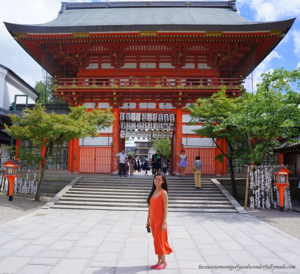 The Main Gate at Yasaka-Jinja 八坂神社. The shrine is located in the east end of Shijō-dōri (Fourth Avenue) in Gion District in Higashiyama area, Kyoto, Japan and is renowned for its month-long festival called Gion Matsuri 祇園祭. The Main Gate at Yasaka-Jinja 八坂神社. The shrine is located in the east end of Shijō-dōri (Fourth Avenue) in Gion District in Higashiyama area, Kyoto, Japan and is renowned for its month-long festival called Gion Matsuri 祇園祭.