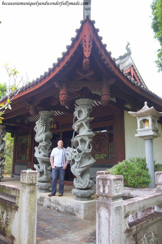 The beautiful Chinese architecture at Fukushuen Garden 福州園 in downtown Naha 那覇市 Okinawa 沖縄本島, Japan 日本国.