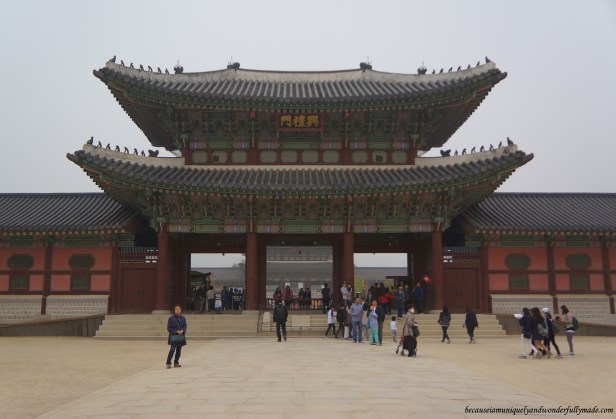 Geunjeongmun 한국어 or the The Third Inner Gate at Gyeongbokgung Palace 경복궁 in Seoul, South Korea.