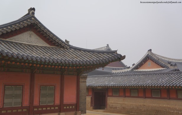 The inner courtyard at Gyeongbokgung Palace 경복궁 in Seoul, South Korea.