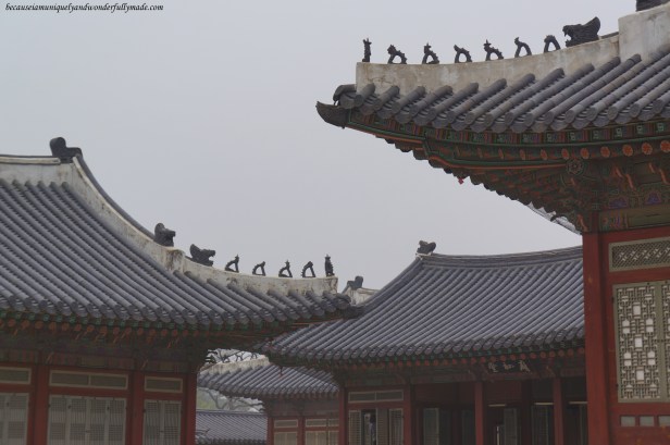 The inner courtyard at Gyeongbokgung Palace 경복궁 in Seoul, South Korea.
