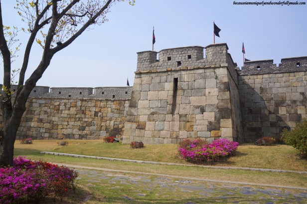 Part of the Hwaseong Fortress [UNESCO World Heritage] (수원 화성 [유네스코 세계문화유산])  – Suwon 수원, South Korea.