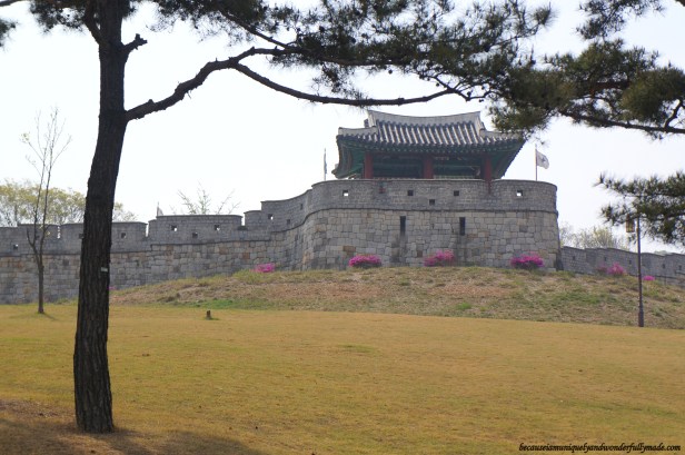 Part of the Hwaseong Fortress [UNESCO World Heritage] (수원 화성 [유네스코 세계문화유산])  – Suwon 수원, South Korea.