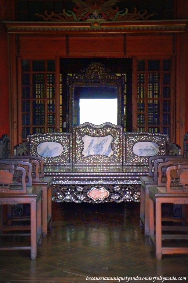 A peek inside the Daejojeon Hall (Queen's chamber) 대조전 at Changdeokgung Palace 창덕궁 in Seoul, South Korea.