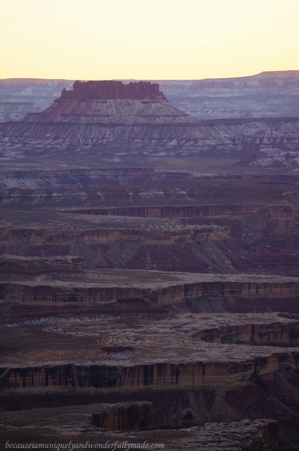 The details of the slightly snow-dusted canyon at Green River Overlook at Canyonlands National Park started to show when the sun was setting down. 